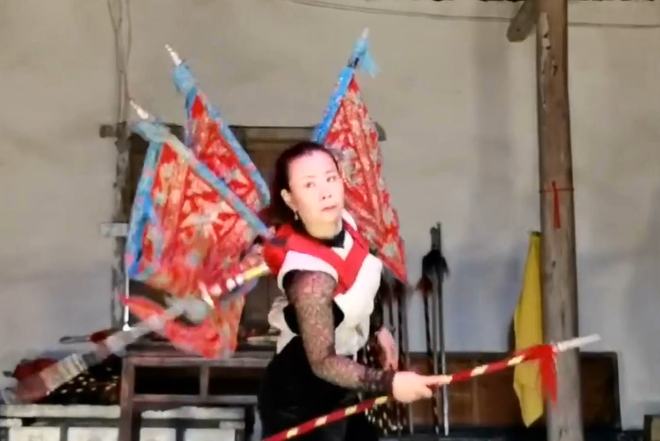 我被同桌摸 被同桌摸你并不孤单