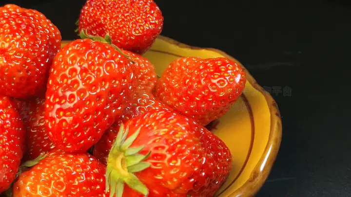 艺次酱 可以去B站搜索“艺次酱”