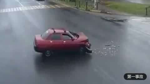 困狗 及时就医：如有受伤