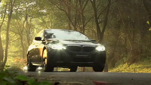 国外搞笑视频 观看时保持批判态度