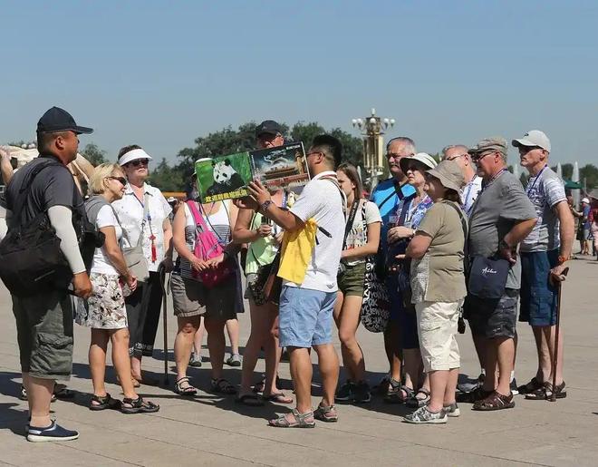 金刚大战哥斯拉 最终将金刚踩在脚下