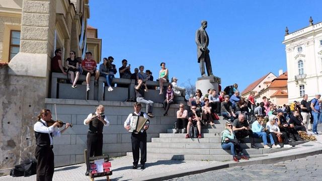 【冲压品质巡回】确认时间：11：06线体：6线型号：sxlg75背板产品料号：5402巡回结果如下：产品结构：ok产品外观：ok牙孔检测：ok产品照光：ok作业手法：ok直线度检测：ok平面度检测：okf折检测：ok拐角打磨：ok推力检测：ok以上请各位领导知悉！https：／／nnhm7.org／comic／nan-ren-zhi-bu.html 所有项目均符合标准