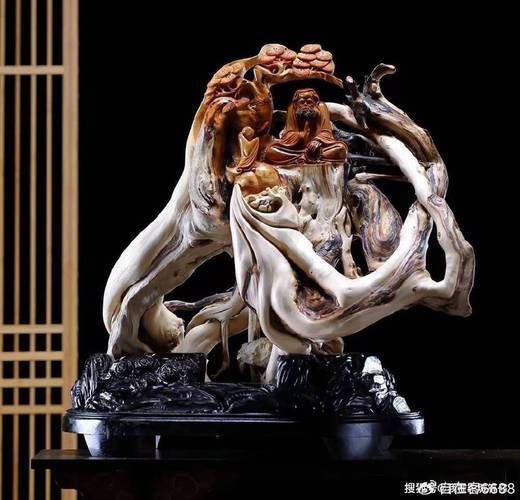 楼台高悬映月 仿佛时光从瓦当滴落