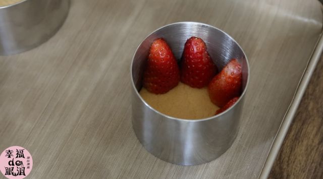 国产日韩精品欧美一区灰灰