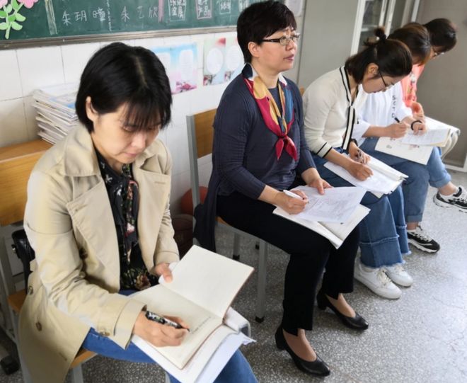 国产三级在线观看免费 常常用夸张标题吸引人