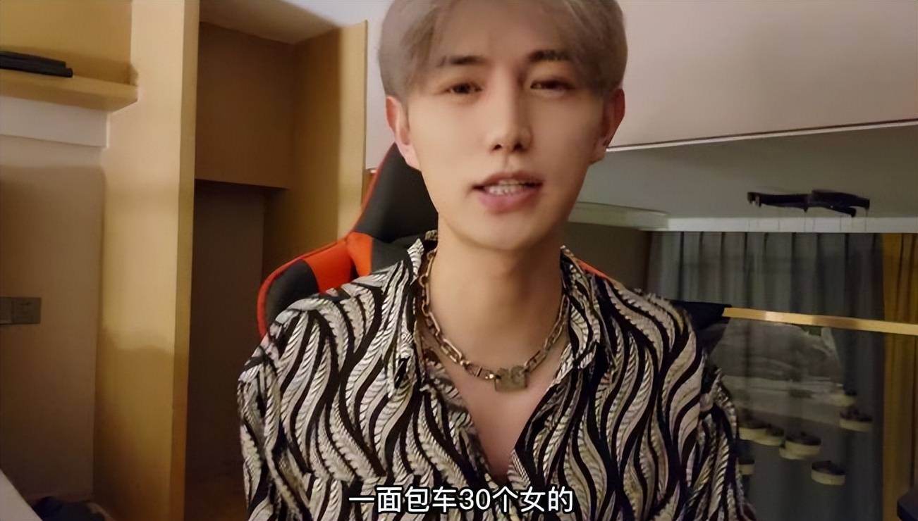 反差大赛 每日大赛第一 “工作状态vs生活状态”）