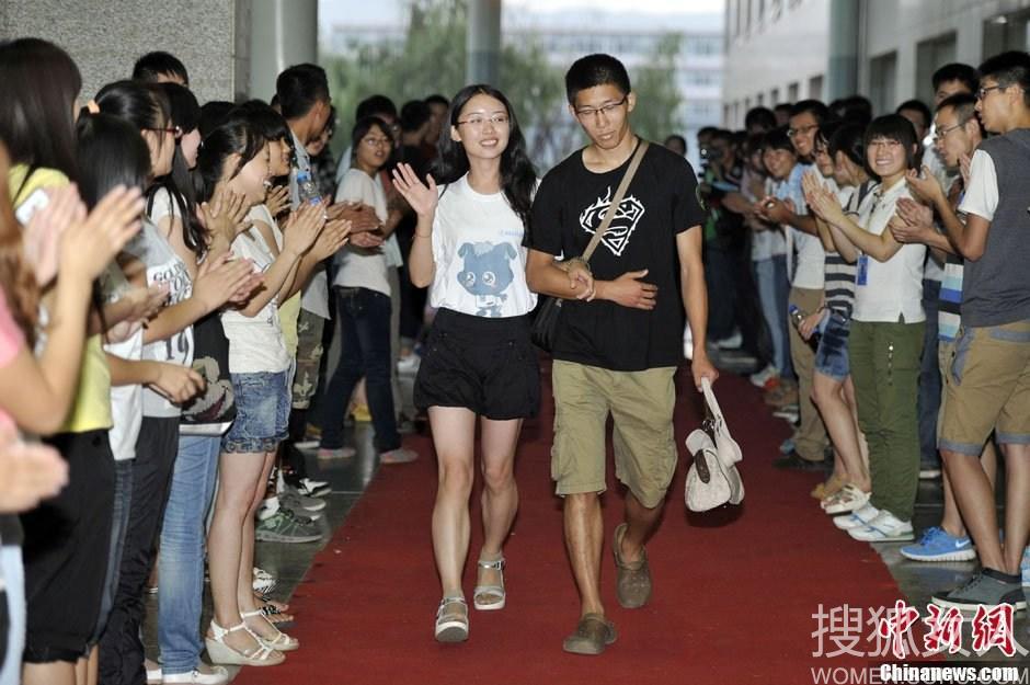 麻豆人妻换人妻X99 麻豆人妻换人妻X99能拍到现在