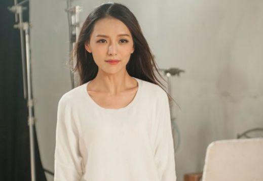 半夜打扑克又叫又疼的视频 半夜疼的打扑样子也是演的