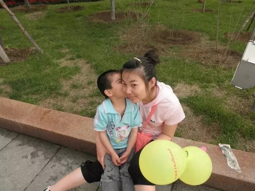 姐姐保卫战 姐姐”陈默递给她一个小工具