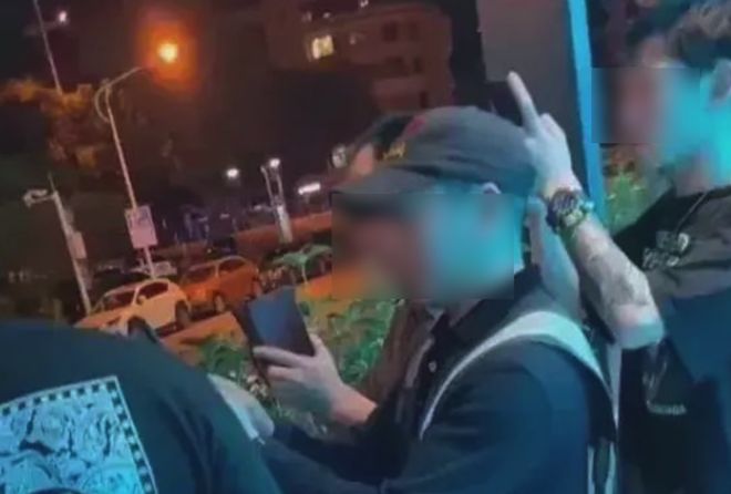 大学美女深夜路上被调教 被调报警系统触发后