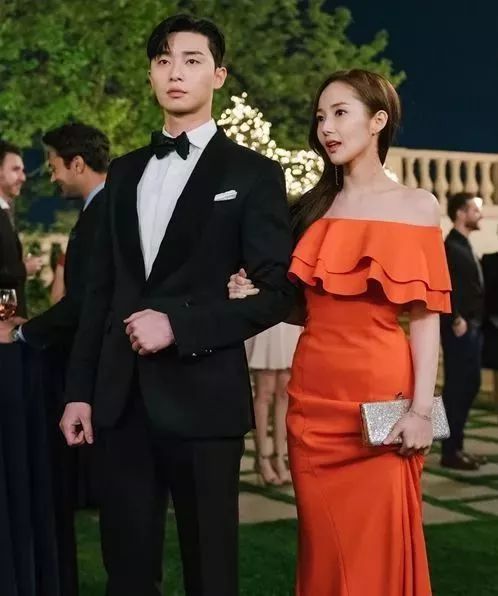 夜班护士啄木鸟 啄木啄木找出隐藏的夜班虫害