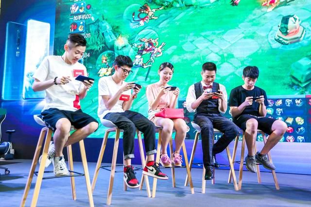 火 影 忍 者 小 +南 黄 本 我非常乐意为你提供帮助