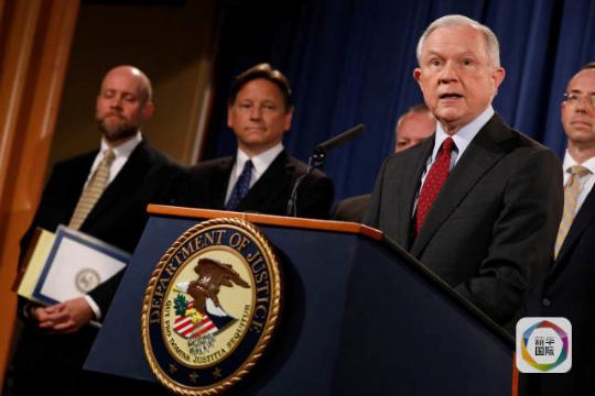 乱码卡一卡二新区网站 一个偏简单一个偏复杂