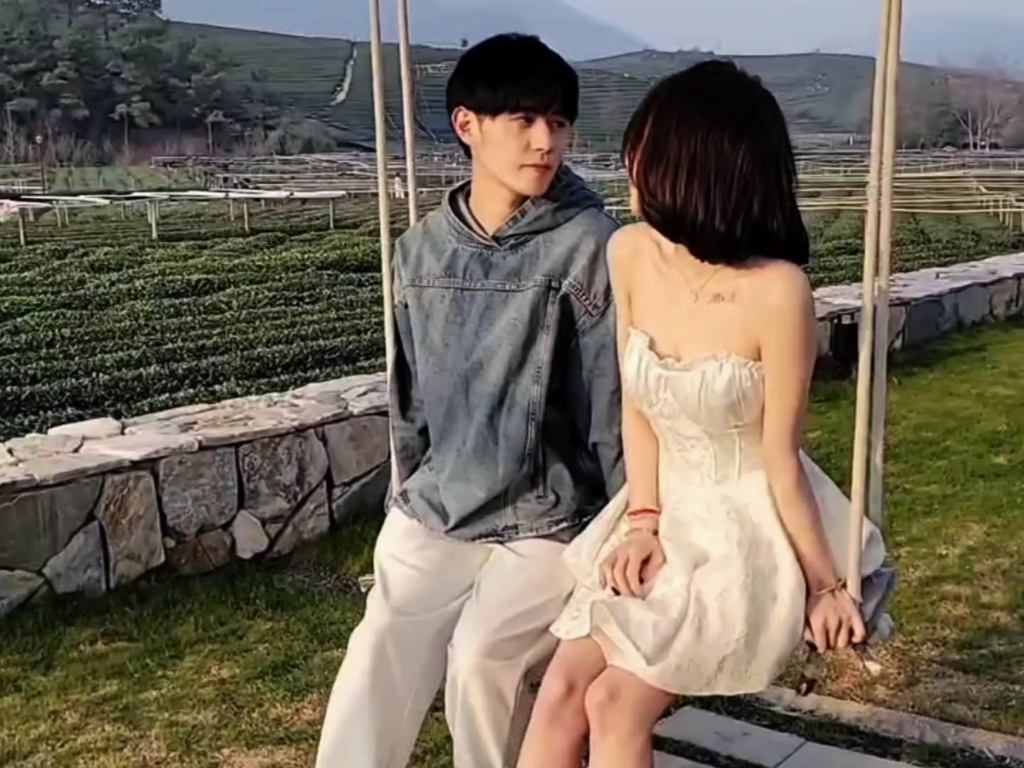 轻置臀山 轻置臀山朋友聊天)