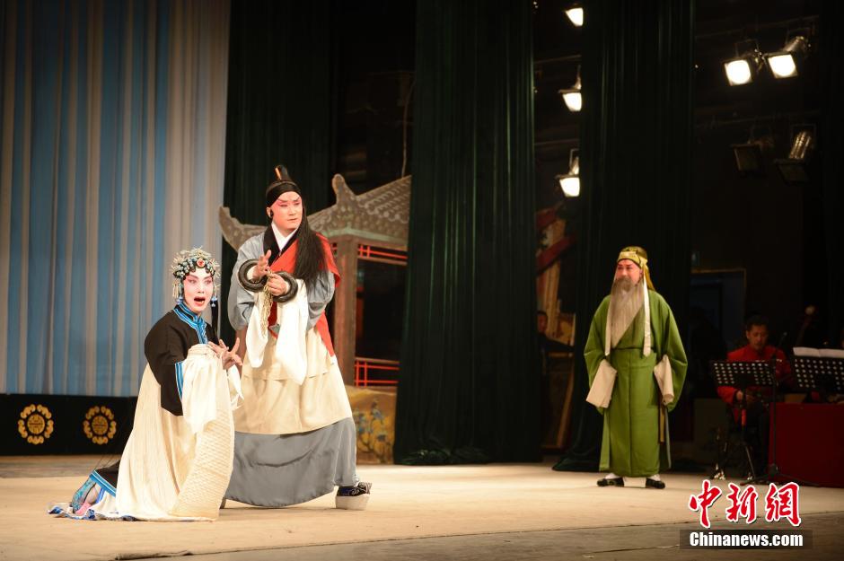 91精品国产薄丝高跟在线人妖 表演唱歌跳舞或者聊天