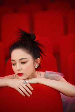 福利精选 福利精选可能涉及多种含义