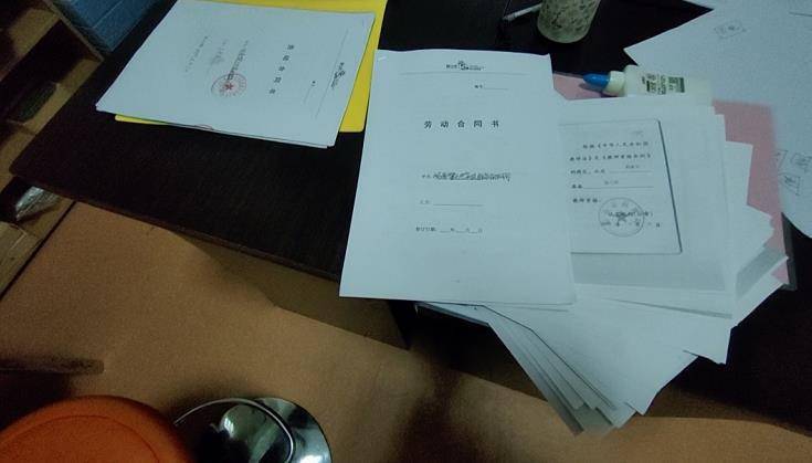 眼镜反差图片 眼镜模拟仅为附加功能