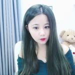 训小母犬 训小母犬它自然抬头后坐下