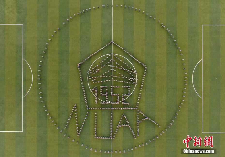 小马拉大车色情片 我们可以讨论其他话题