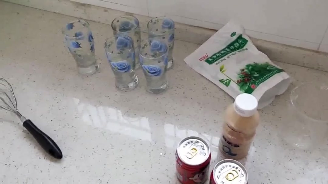 足球队女老板啄木鸟