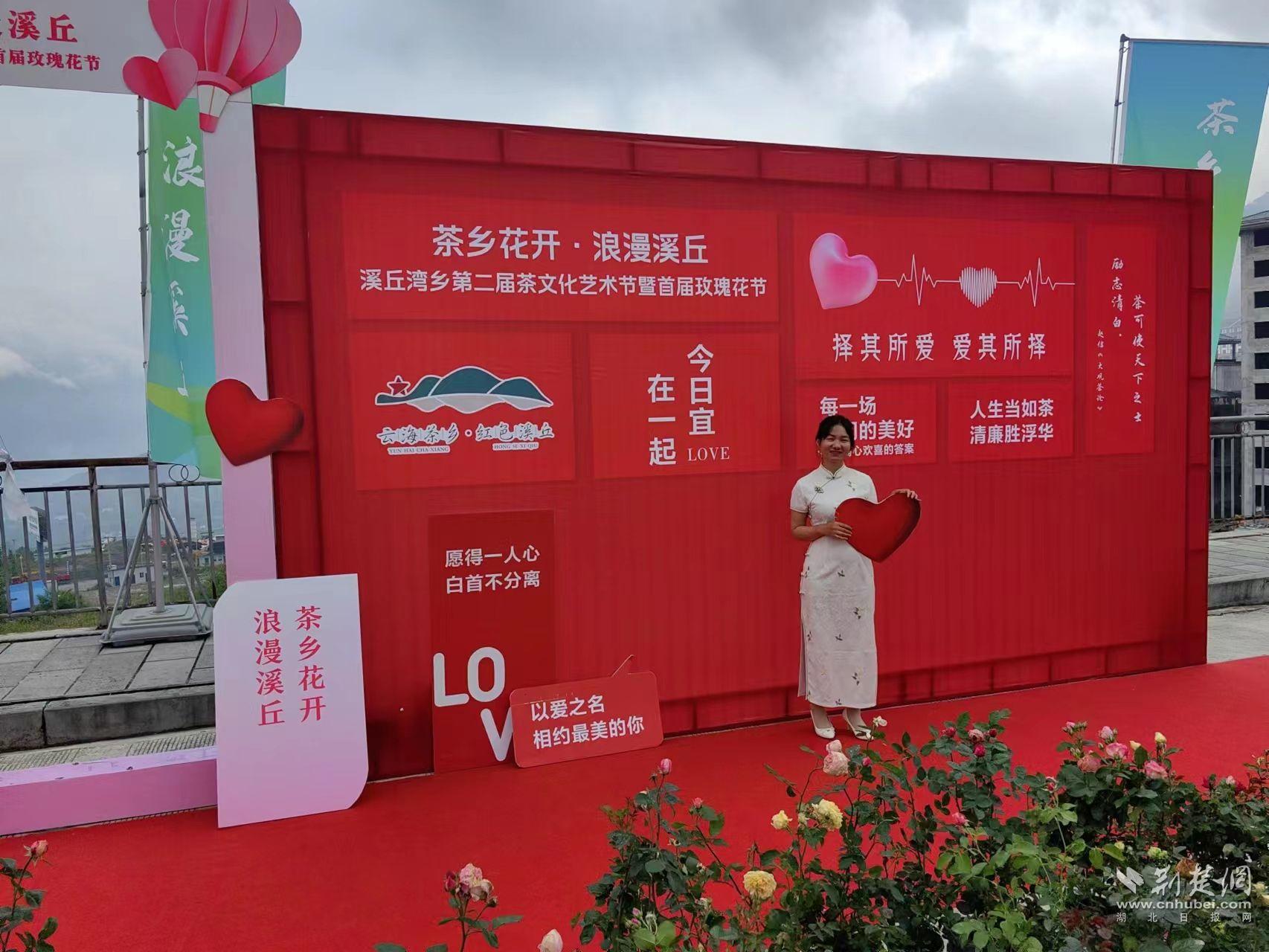 亚洲A∨精品一区二区三区下载 亚洲二区则聚焦于经典作品