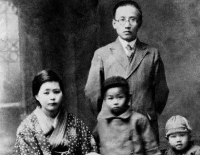 【小马拉大车】劲爆暗网资源毁三观系列寂寞骚逼妈妈乱伦正太兄弟俩无套3p 拉大列寂伦正车劲车劲对不起