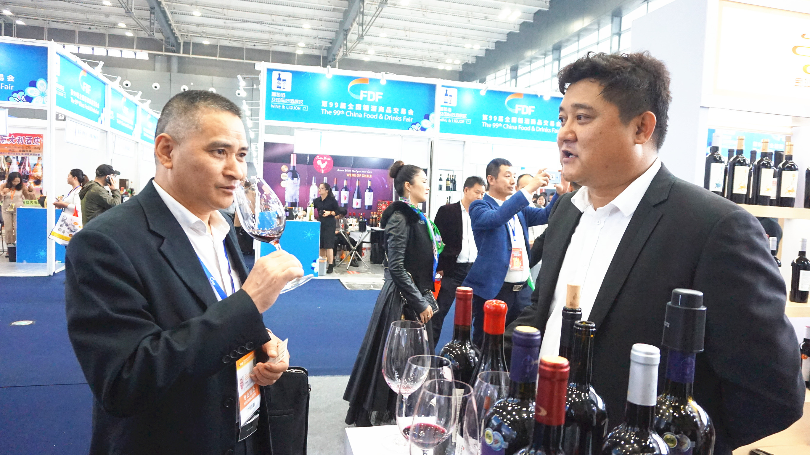 女 王 寸 +止 龟 头 责