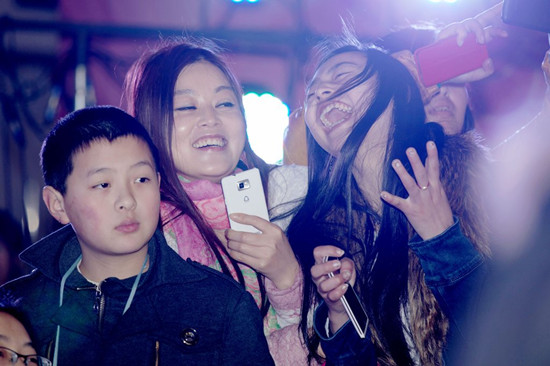 国产淫视 我还没有学会回答这个问题