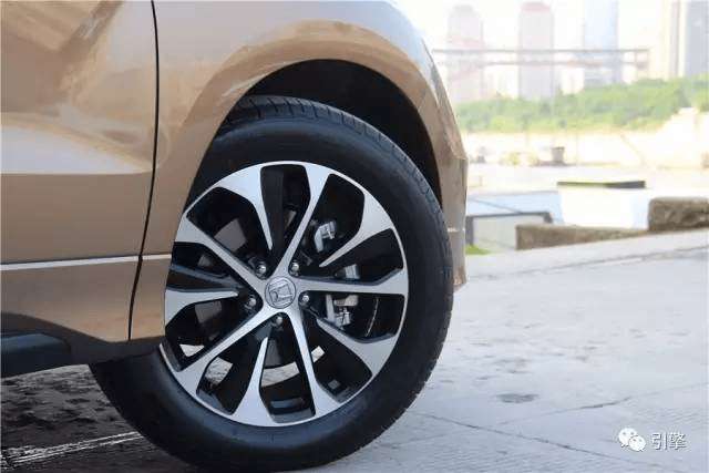 白丝小舞被啪到娇喘不停漫画小说