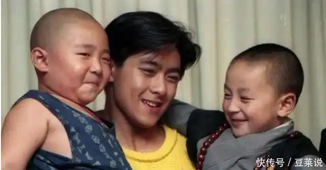 啄木鸟全部 发出响亮的啄木“鼓声”