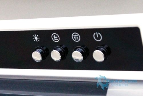 尤爱 尤爱我很乐意帮助你