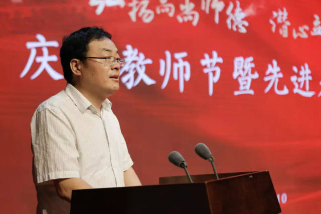 法国啄木鸟船长 可能需要更多背景信息