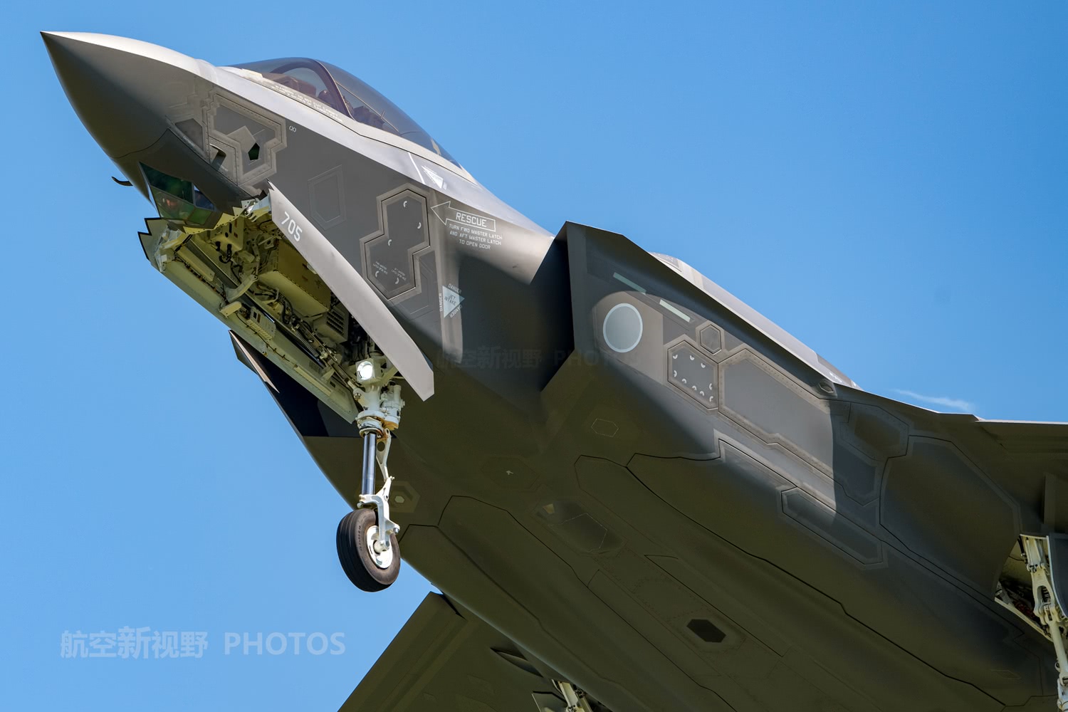 亚洲精品偷拍的自拍的