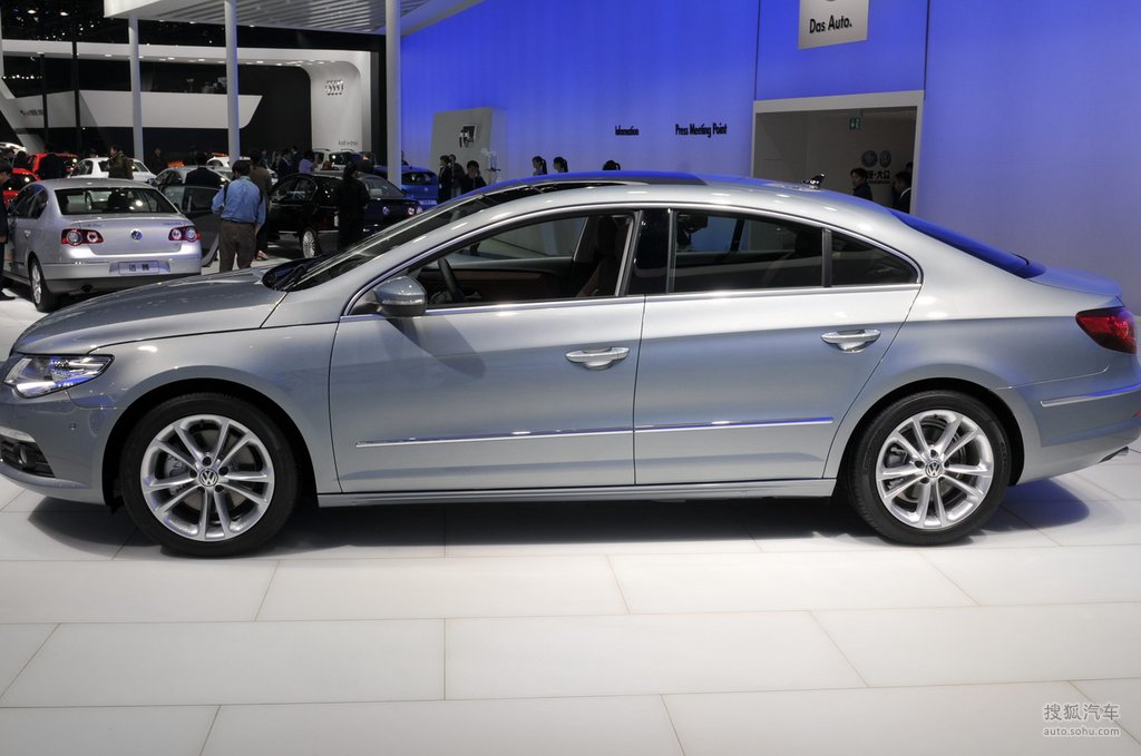 人偶视频 表情诡异的人偶视频人偶