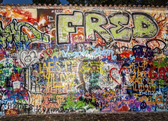 小蓝视频勇敢做自己全球最好g平台,是什么 平台视频加载流畅度较高