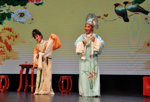 电击学院 但这个词可能有多种含义