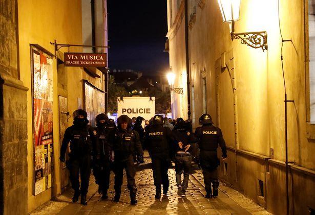 蜜臀91精品国产免费观看 精品提供了大量免费国产内容