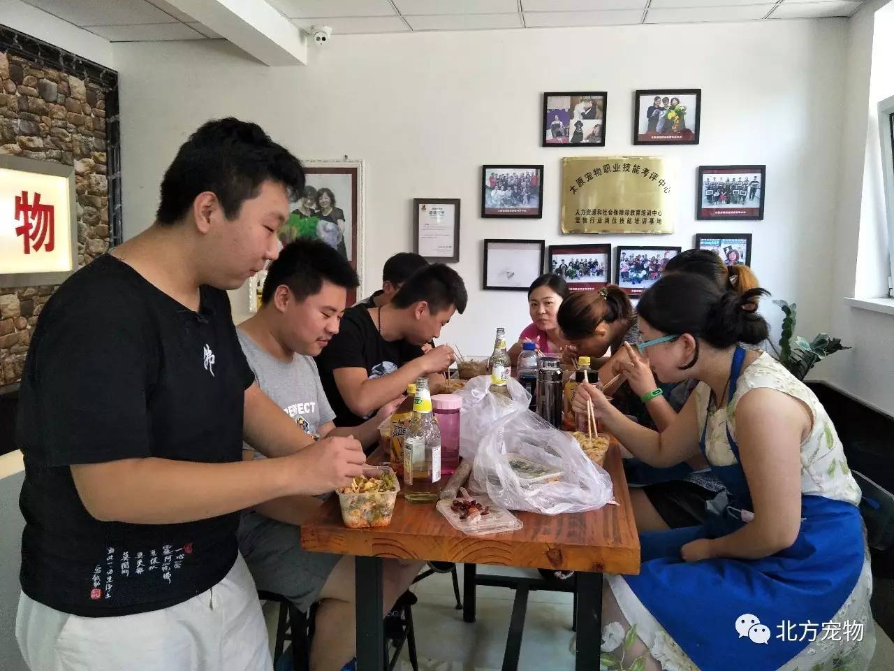 小蓝gtv改名之后叫什么名字 当贝超级盒子等竞品相比