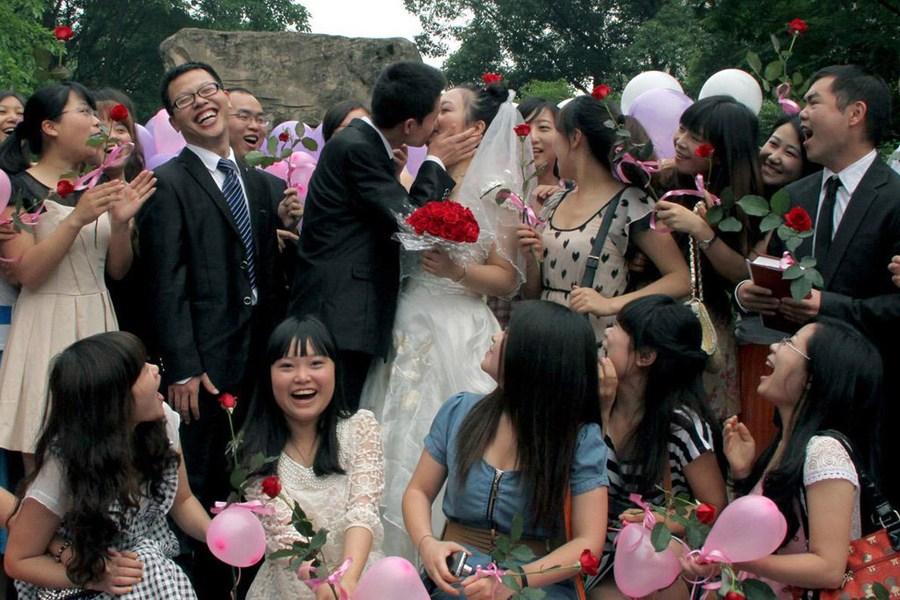 暗网女孩 避免在不明平台泄露隐私