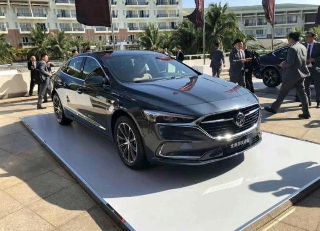 寸止第一视角戴口罩高跟鞋