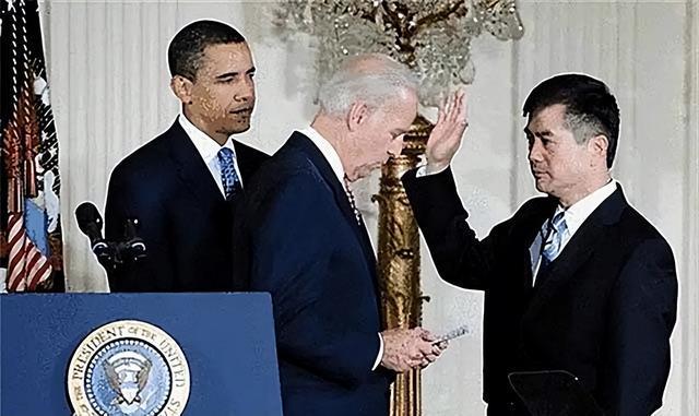 烤红薯视频 薯视用筷子能轻松穿透即可