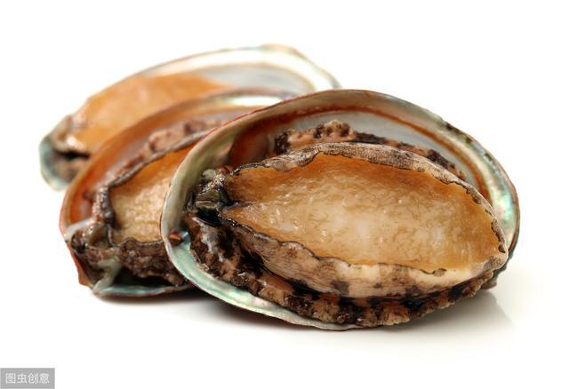 同人2.5d 更强调通过摄影和后期