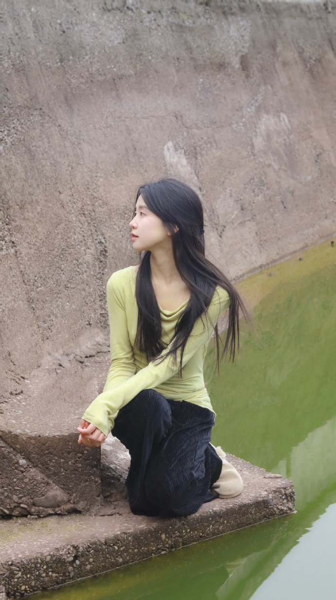 露脸短视频 它不鼓励躲藏在特效之后