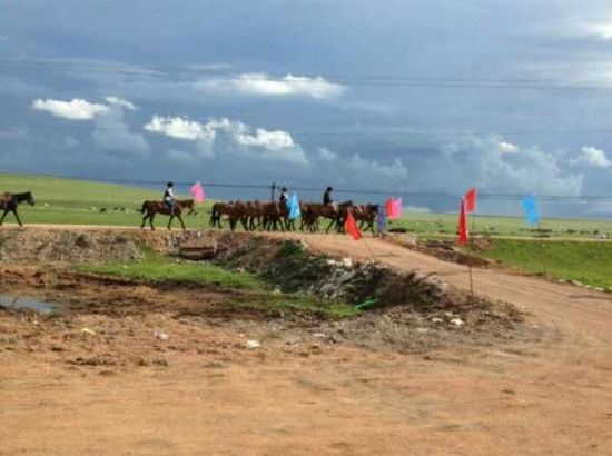 三体 同人 误入了四维空间碎片